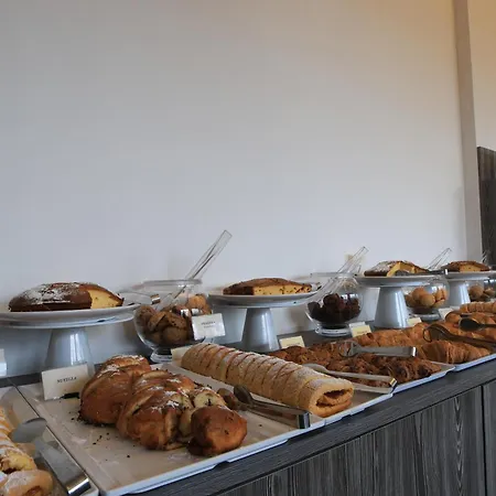 Tiby Ξενοδοχείο 3*