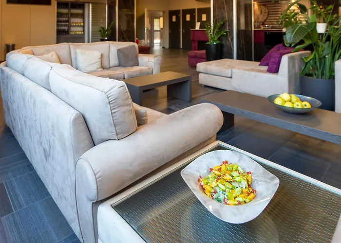 Tiby Ξενοδοχείο