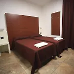 Tiby Hotell