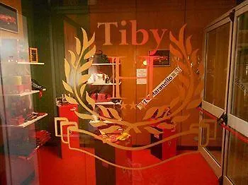 Tiby מלון